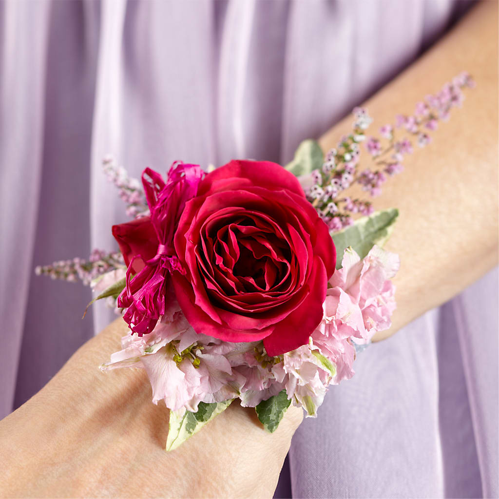 Rose Charm Corsage – Velvet Leaf And Stem, Las Vegas NV