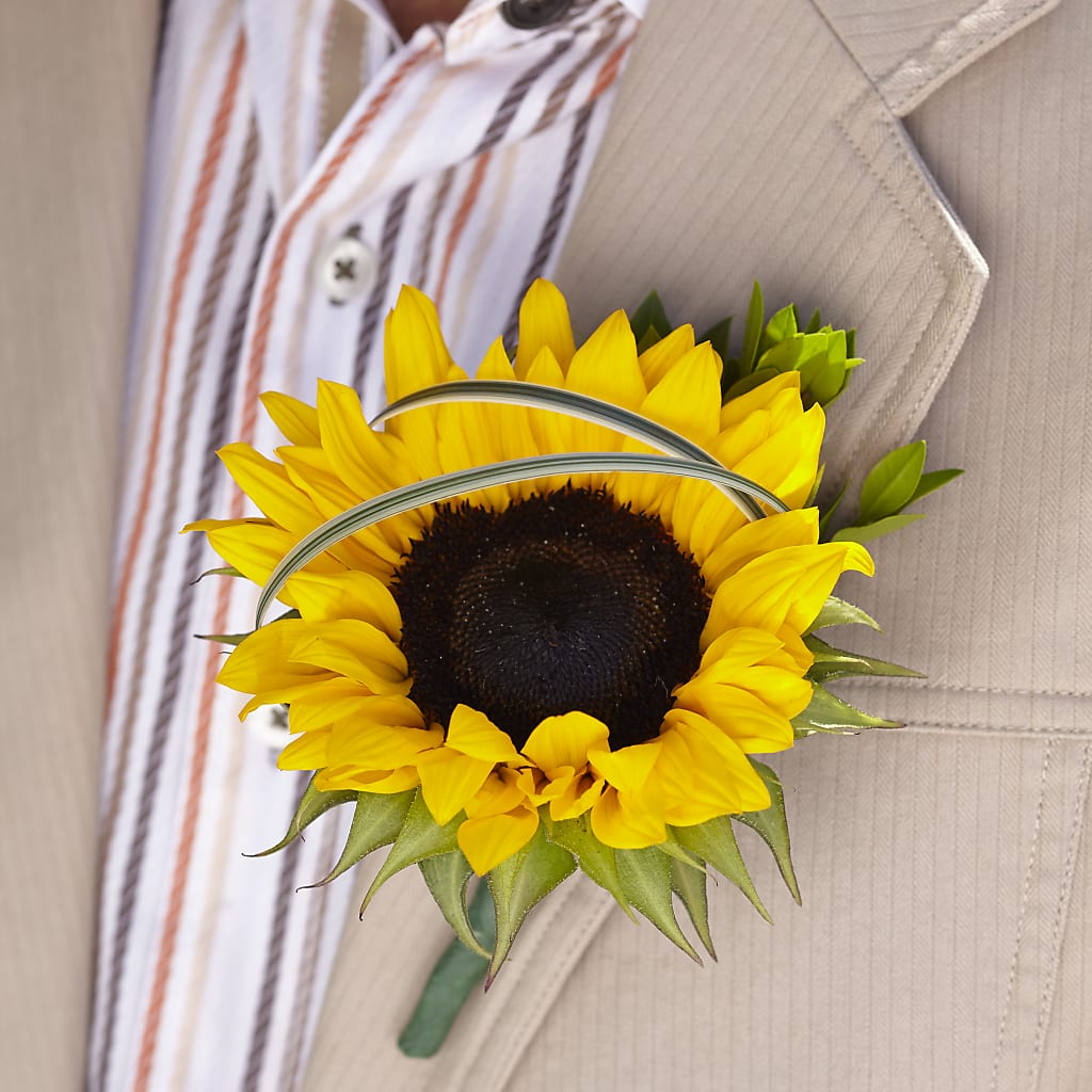 Free Spirit Boutonniere – Velvet Leaf And Stem, Las Vegas NV